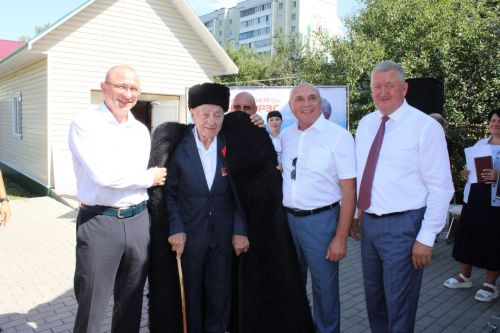 Житель Заинска Леонид Мачтаков отметил вековой юбилей