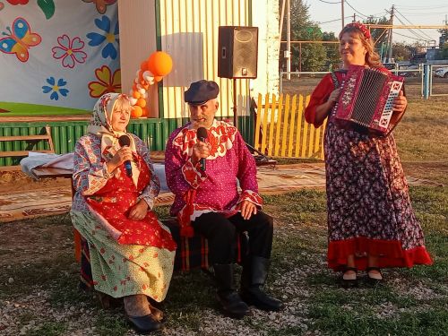 Зәй районының бер авылында алмалы бәйрәм узды