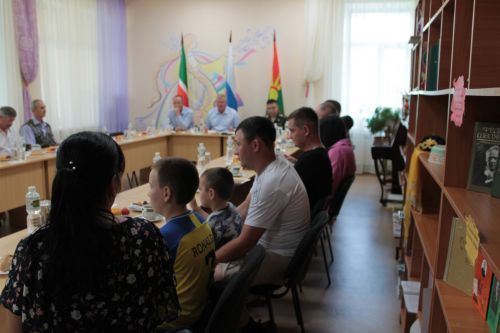 В Заинске встреча с мобилизованными бойцами, приехавшими в отпуск, прошла в новом формате