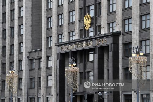 В Госдуме предложили сокращать рабочий день в жару