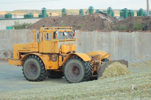 Зәйдә аграрийлар кукурузны силоска сала
