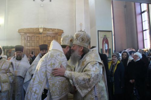 Зәйгә Казан һәм Татарстан митрополиты Кирилл  килде