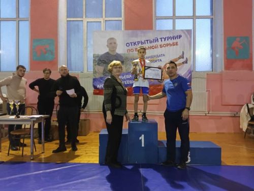 Спортсмены из Заинска стали призерами открытого турнира по вольной борьбе