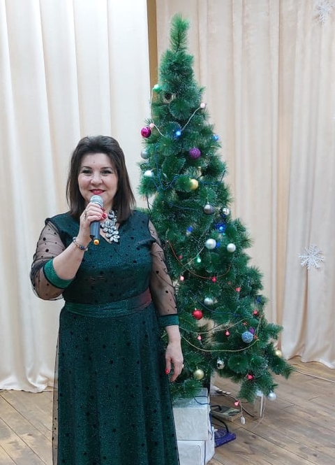 Аксар авылында яшәп иҗат итүче җирле шагыйрә Флүрә Гыйниятова шигырьләрен тәкъдим итәбез