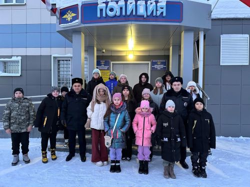 Зәй балалары полиция бүлегенә экскурсиягә бардылар