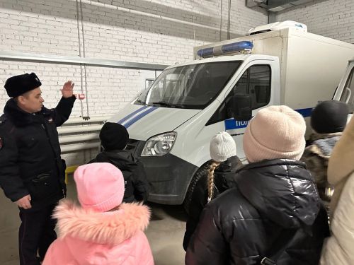 Зәй балалары полиция бүлегенә экскурсиягә бардылар