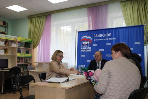 Зәйлеләр депутатка гозерләре белән килде