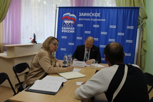 Зәйлеләр депутатка гозерләре белән килде