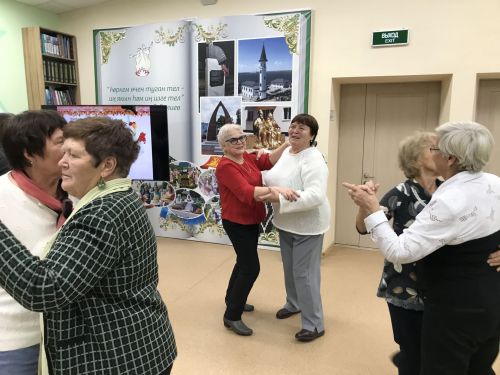В Заинске прошла литературно-праздничная программа ко Дню пожилых людей