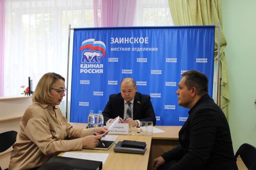 Зәйлеләр депутатка гозерләре белән килде