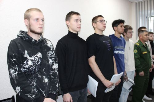 Первая группа заинских новобранцев прошла комиссию в военкомате