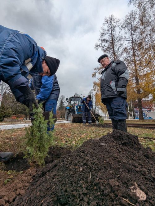Работники ГРЭС приняли участие в благоустройстве территории станции