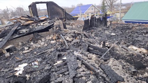 В селе Аксарино Заинского района сгорел дом