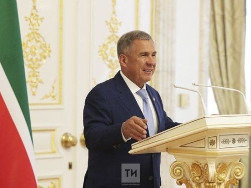 Раис Татарстана поздравил всех жителей республики с Днём народного единства
