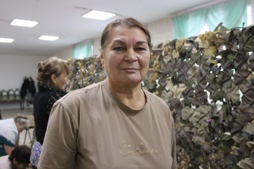 Дүрт-Мунчада өч авыл халкы җыелышып маскировка челтәрләре үрәләр