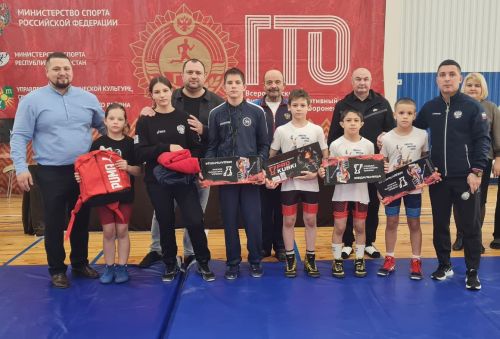 В Заинске 115 спортсменов приняли участие в первенстве по вольной борьбе