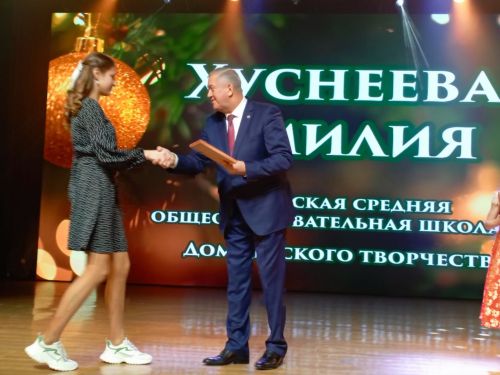 Зәйдә иң-иңнәр чыршы бәйрәме