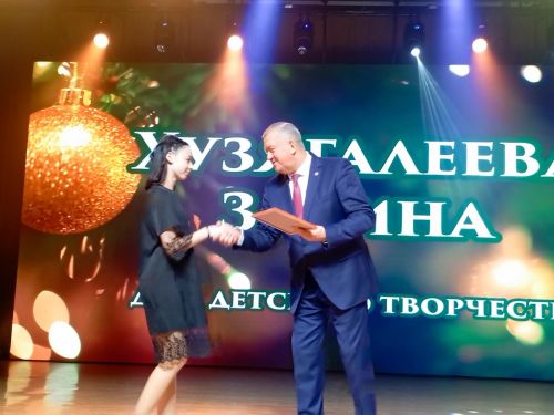 Зәйдә иң-иңнәр чыршы бәйрәме