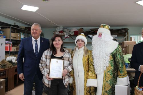 Зәй районы башлыгы «Zаинск с Vами» волонтерлар төркемен якынлашып килүче Яңа ел белән котлады