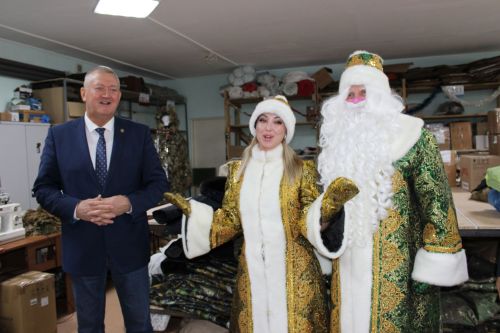 Зәй районы башлыгы «Zаинск с Vами» волонтерлар төркемен якынлашып килүче Яңа ел белән котлады
