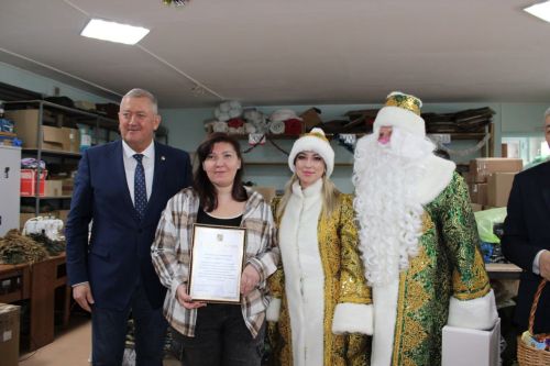 Зәй районы башлыгы «Zаинск с Vами» волонтерлар төркемен якынлашып килүче Яңа ел белән котлады