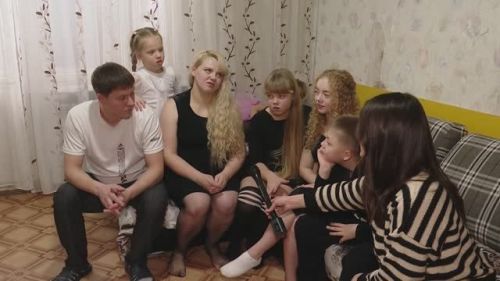 Украшают квартиру и готовят фирменное блюдо