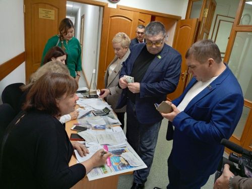 Зәйдә депутатлар, җитәкчеләр «Подписка бүләк ит!» акциясендә катнашты