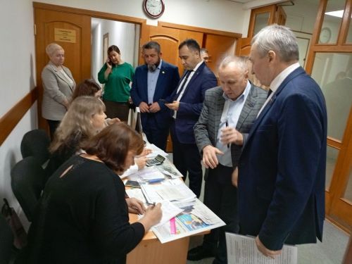 Зәйдә депутатлар, җитәкчеләр «Подписка бүләк ит!» акциясендә катнашты