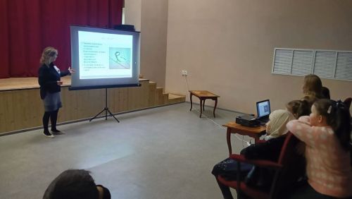 Мирный бистәсендә «Кышын кошларны ашатыгыз» экологик акциясе узды