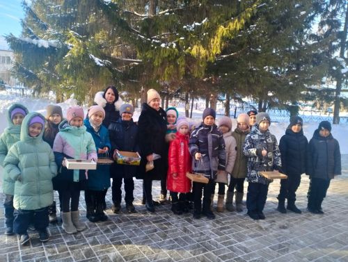 Мирный бистәсендә «Кышын кошларны ашатыгыз» экологик акциясе узды