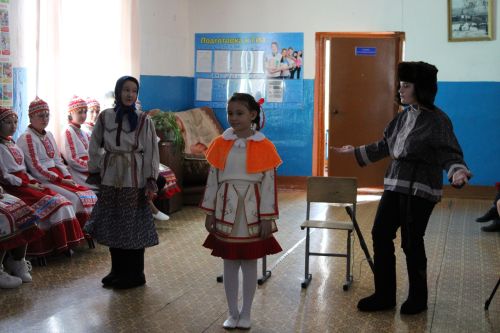 Туган телдә аралаштылар
