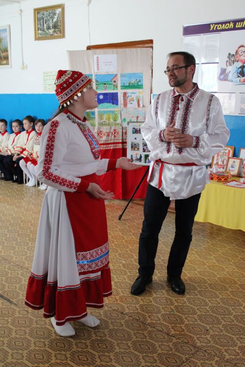 Туган телдә аралаштылар