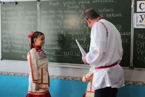 Туган телдә аралаштылар