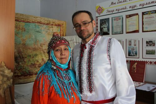Туган телдә аралаштылар