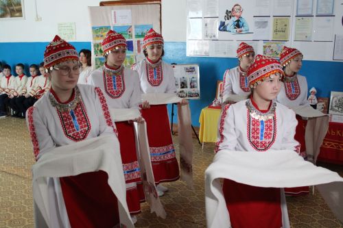 Туган телдә аралаштылар