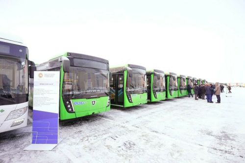 Раис Татарстана вручил муниципалитетам 40 пассажирских автобусов