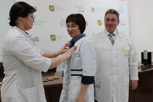 Зәйдә 17 кече шәфкать туташы сәламәтлек сагына басты