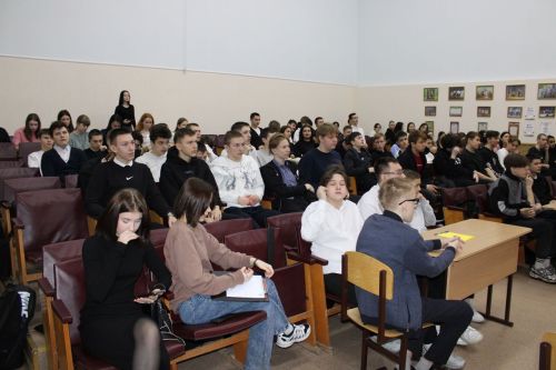 Зәй политехник көллиятендә Фән көне уңаеннан интеллектуаль чара үткәрелде