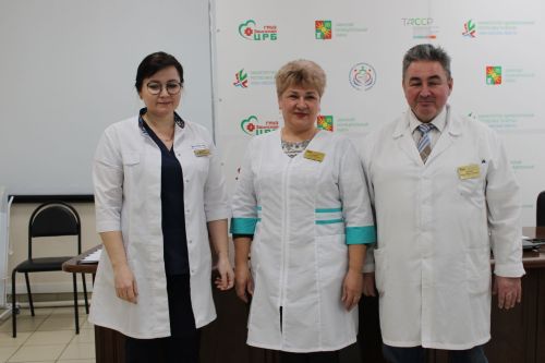 Зәйдә 17 кече шәфкать туташы сәламәтлек сагына басты