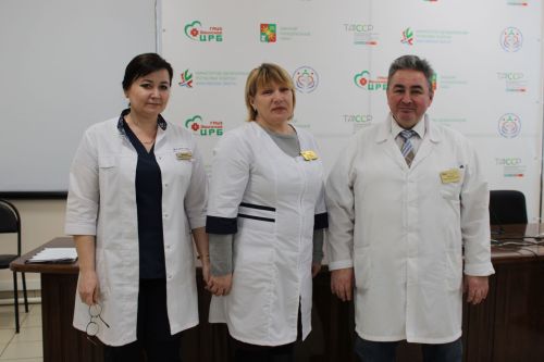 Зәйдә 17 кече шәфкать туташы сәламәтлек сагына басты