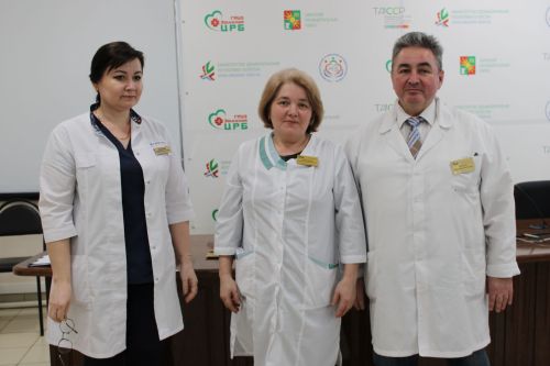 Зәйдә 17 кече шәфкать туташы сәламәтлек сагына басты