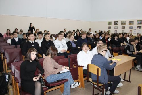 Зәй политехник көллиятендә Фән көне уңаеннан интеллектуаль чара үткәрелде