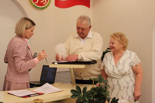 В Заинске сразу три юбилея супружеской жизни отметили в одной семье