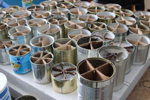 Балалардан хәрбиләргә җылылык: Түбән Биш мәктәбе укучылары окоп шәмнәре ясый