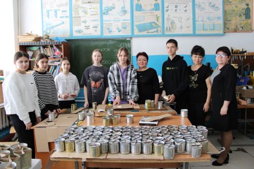 Балалардан хәрбиләргә җылылык: Түбән Биш мәктәбе укучылары окоп шәмнәре ясый