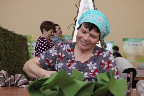 Маскировка челтәрләре үрүче Түбән Биш апалары: «Безнең өчен һәркайсы кадерле»