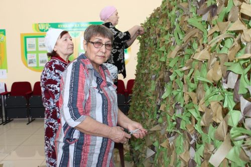 Маскировка челтәрләре үрүче Түбән Биш апалары: «Безнең өчен һәркайсы кадерле»