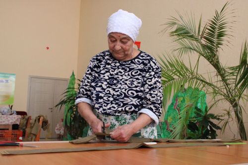 Маскировка челтәрләре үрүче Түбән Биш апалары: «Безнең өчен һәркайсы кадерле»
