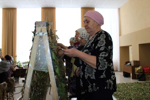 Маскировка челтәрләре үрүче Түбән Биш апалары: «Безнең өчен һәркайсы кадерле»
