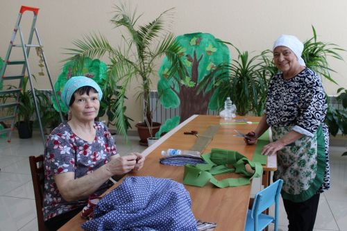 Маскировка челтәрләре үрүче Түбән Биш апалары: «Безнең өчен һәркайсы кадерле»